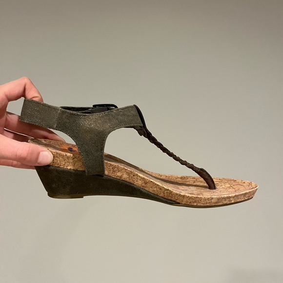 Rocket Dog Sandals - Picture 1 of 3